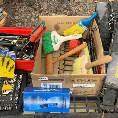 Huge Handyman’s Lot