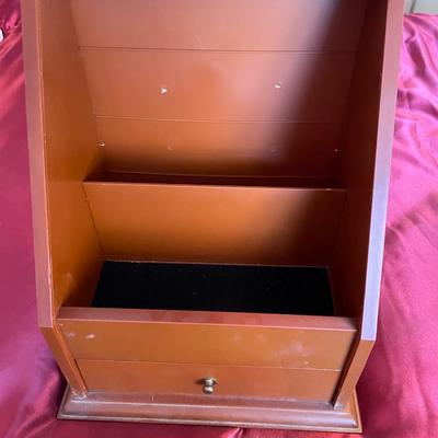 Jewelry box