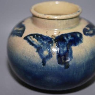 RARE PAULINE POTTERY OF EDGERTON , WI POT W/ UNDERGLAZED BUTTERFLY STAMPED ON BASE