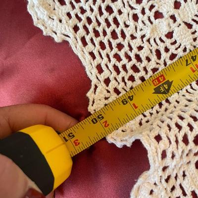 Stunning table covering