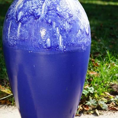 POSSIBLE ROSEVILLE OIL JAR OF 22 1/2" COLORFUL BLUE W/ GLAZE OF DECORATIVE SWIRLS