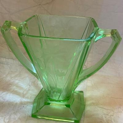 Jeannette UV depression glass cream & sugar