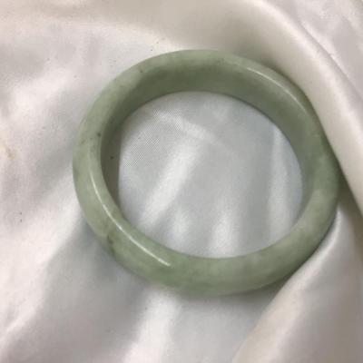 Light Green Jade Bracelet