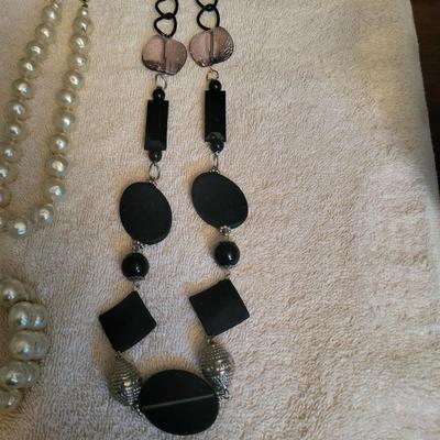 VINTAGE COSTUME JEWELRY