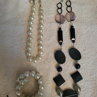 VINTAGE COSTUME JEWELRY