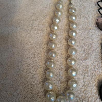 VINTAGE COSTUME JEWELRY