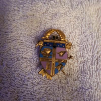 PINS & BROOCHES