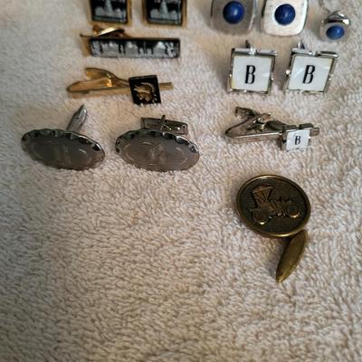 CUFFLINKS AND TIE CLASPS