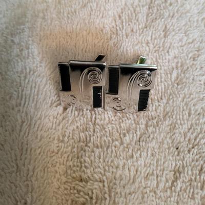 CUFFLINKS, TIE CLASP AND JEWELRY BOX