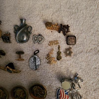 12 BUTTONS, PINS & PENDANTS