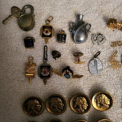 12 BUTTONS, PINS & PENDANTS