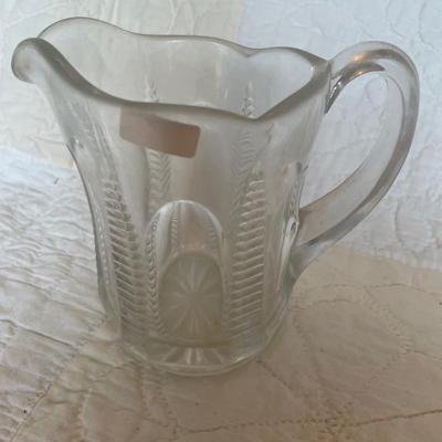 Clear glass tankard pitcher