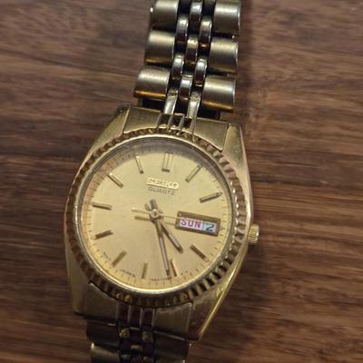 SEIKO Day Date Gold Tone Watch