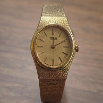 SEIKO Gold Tone Watch