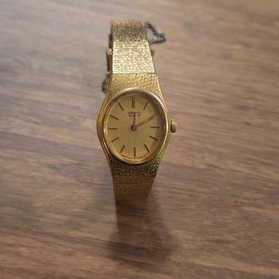 SEIKO Gold Tone Watch