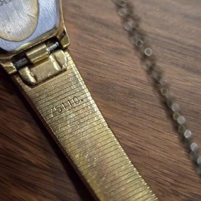 SEIKO Gold Tone Watch