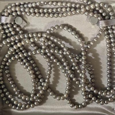 Beautiful 100" Fresh Water Gray Pearls