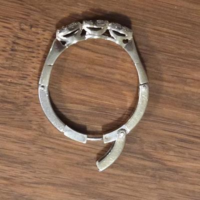 10k White Gold & 6 Diamonds Ring