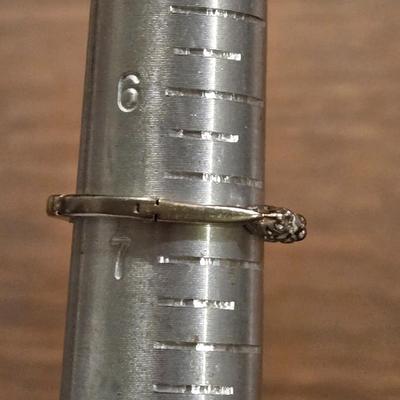 10k White Gold & 6 Diamonds Ring