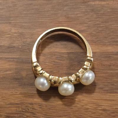 10k Gold and Pearl Ring