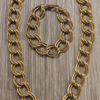 Gold Tone Necklace and Bracelet Set