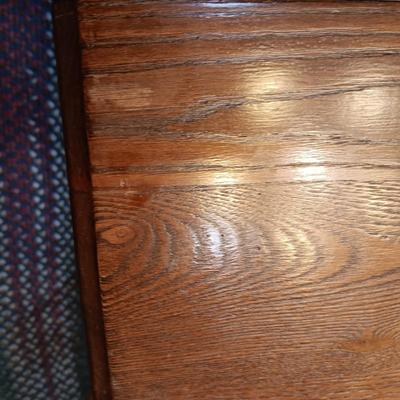 ANTIQUE DINING TABLE W/8 CHAIRS AND 3 LEAVES