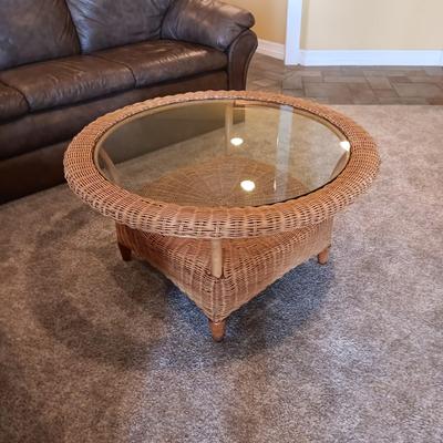 ROUND WICKER AND BAMBOO GLASS TOP COFFEE TABLE