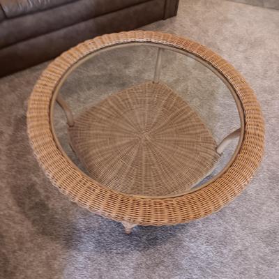 ROUND WICKER AND BAMBOO GLASS TOP COFFEE TABLE