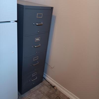 4 DRAWER METAL FILING CABINET