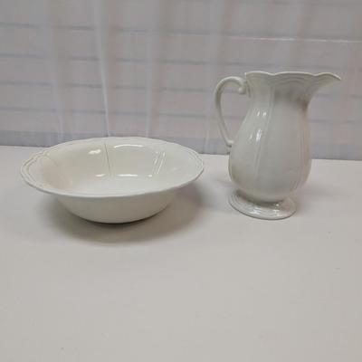 Federalist Pitcher and Basin