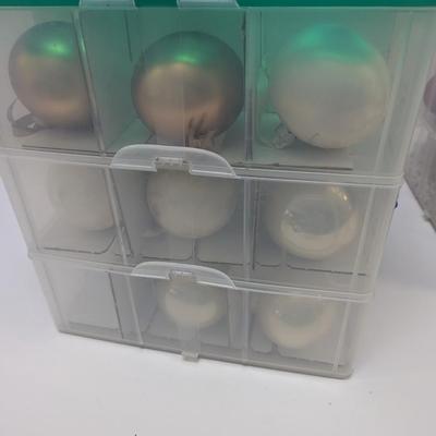 Christmas Ornaments With Storage Case