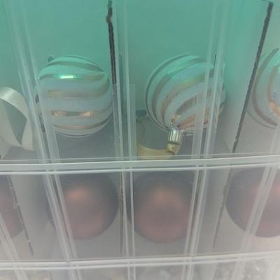Christmas Ornaments With Storage Case