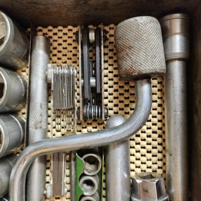 Tool box Including Contents STW 7 Others Sockets