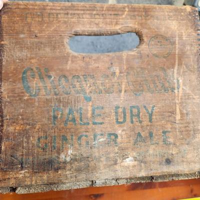 Clicquot Club Pale Dry Ginger Ale Wooden Crate Millis Mass.