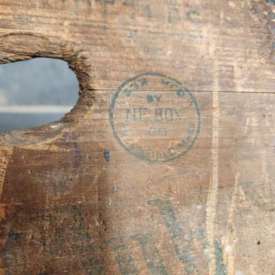 Clicquot Club Pale Dry Ginger Ale Wooden Crate Millis Mass.