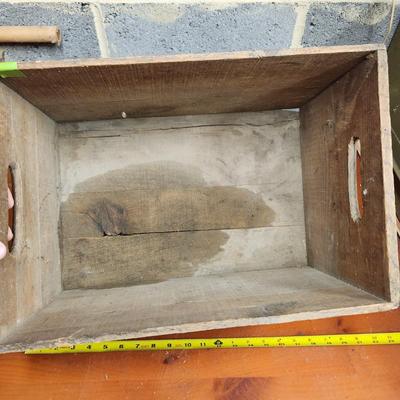 Clicquot Club Pale Dry Ginger Ale Wooden Crate Millis Mass.
