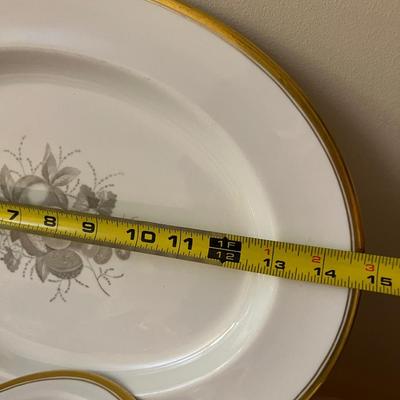 61 Piece Spode Chatham Y.5280 China Dinner Set