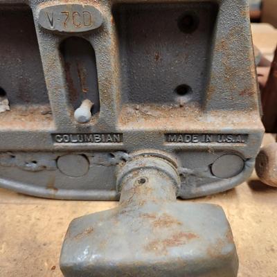 2 Columbian Bench Vises V7CD