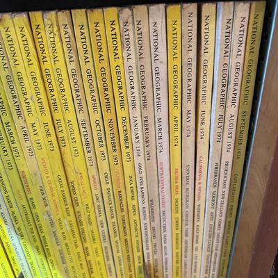 Huge Lot Vintage National Geographic Magazines c.1947-1980