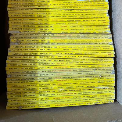 Huge Lot Vintage National Geographic Magazines c.1947-1980