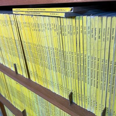 Huge Lot Vintage National Geographic Magazines c.1947-1980