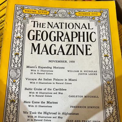 Huge Lot Vintage National Geographic Magazines c.1947-1980