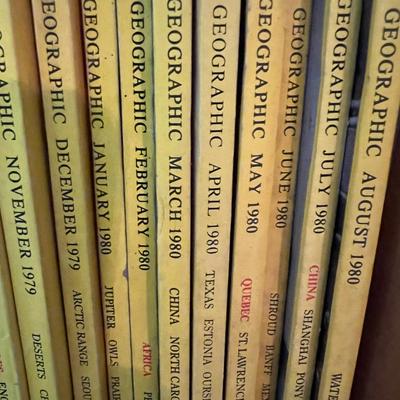Huge Lot Vintage National Geographic Magazines c.1947-1980
