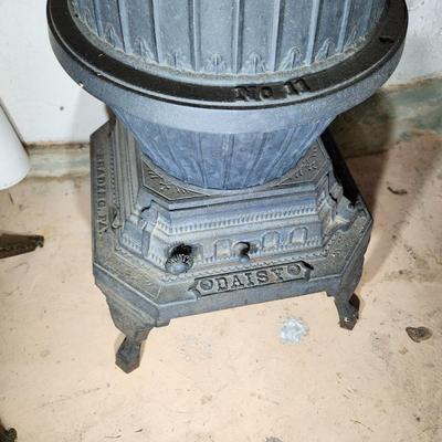 Mount Penn Stove Works Reading PA Daisy N0. 11 Potbelly Stove