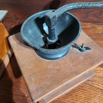 2 Vintage Coffee Grinder