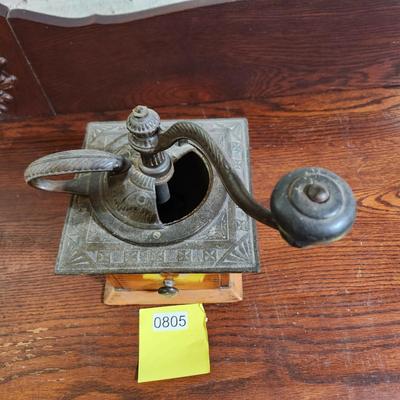 2 Vintage Coffee Grinder