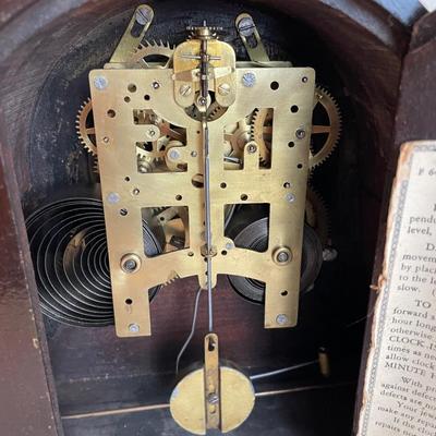 New Haven Clock Co-mantle clock