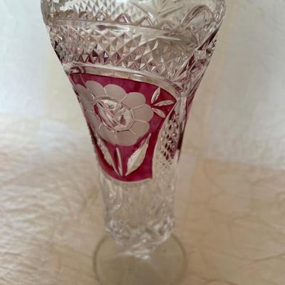 Lead crystal diamond cut saw tooth edge vase