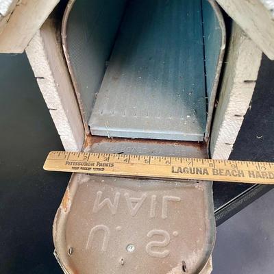 Birdhouse Mailbox
