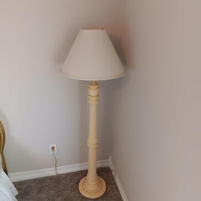 FLOOR LAMP